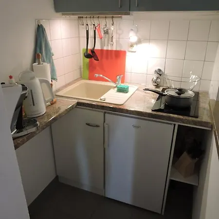 Leo Apartment